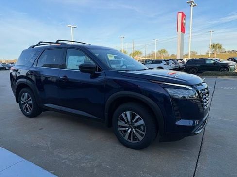 New 2026 Nissan Pathfinder SL image 7