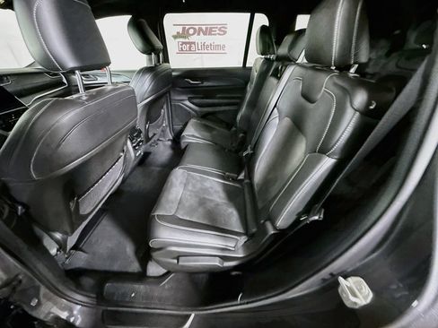 Used 2023 Jeep Grand Cherokee L Laredo AWD/4WD image 27