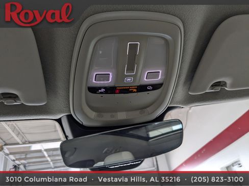 Certified 2024 Volvo XC40 B5 Plus image 24