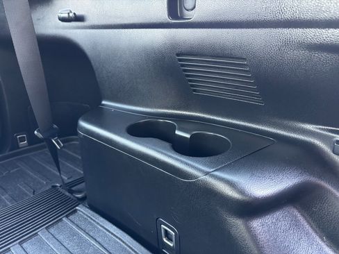 Used 2019 Toyota Highlander AWD V6 image 40