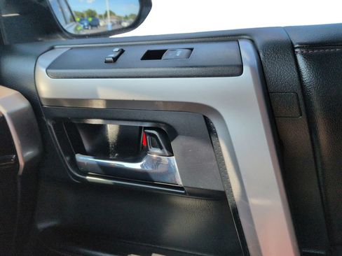 Used 2015 Toyota 4Runner Limited AWD/4WD image 25