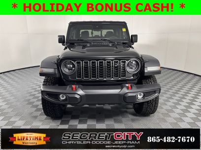 New 2025 Jeep Gladiator Rubicon w/ Convenience Group