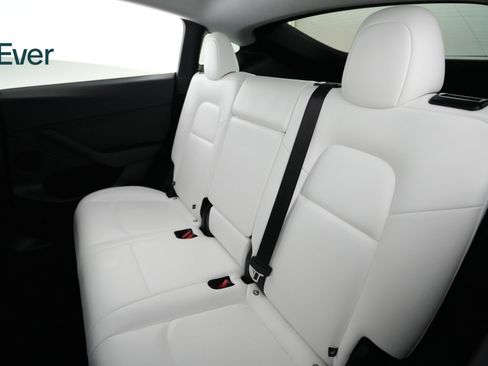 Used 2025 Tesla Model Y Long Range RWD image 24