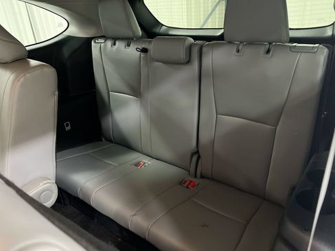 Used 2023 Toyota Highlander XLE FWD image 25