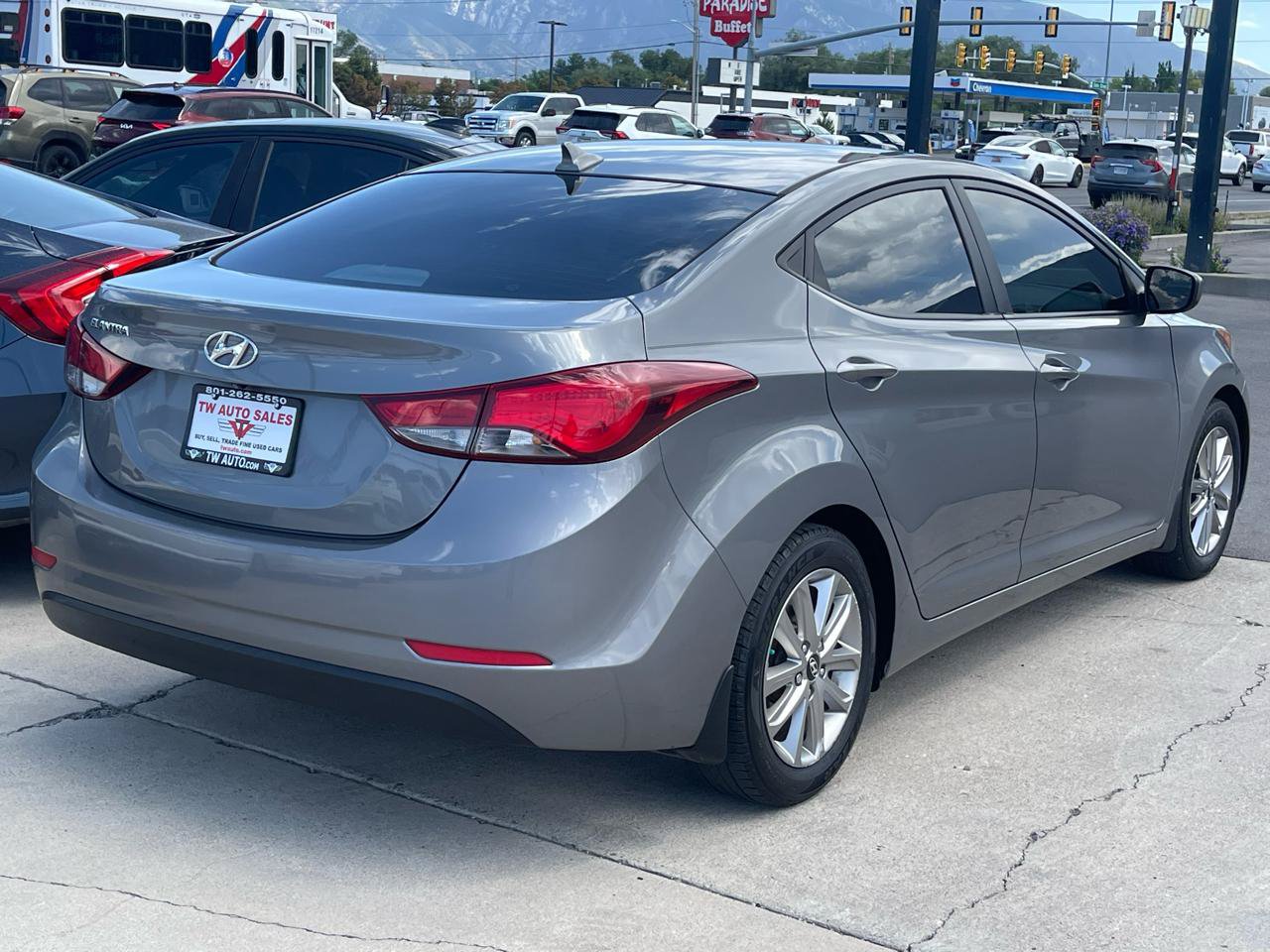 Used 2014 Hyundai Elantra SE w/ Option Group 02 FWD image 5