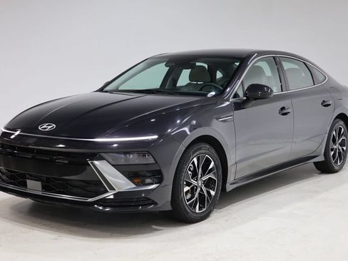 Used 2025 Hyundai Sonata SEL FWD image 3