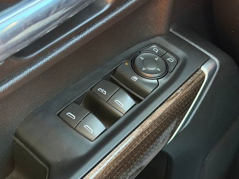 Used 2020 Chevrolet Silverado 1500 LT image 20