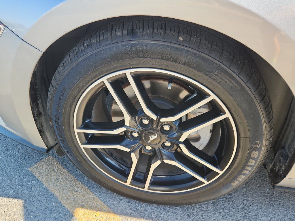 Used 2020 Ford Mustang Premium RWD image 15