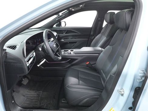 Used 2024 Cadillac Lyriq Luxury AWD/4WD image 22