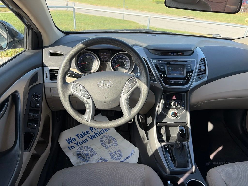 Used 2015 Hyundai Elantra SE w/ Option Group 02 FWD image 37