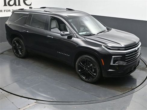 New 2025 Chevrolet Traverse High Country w/ LPO, Floor Liner Package image 27