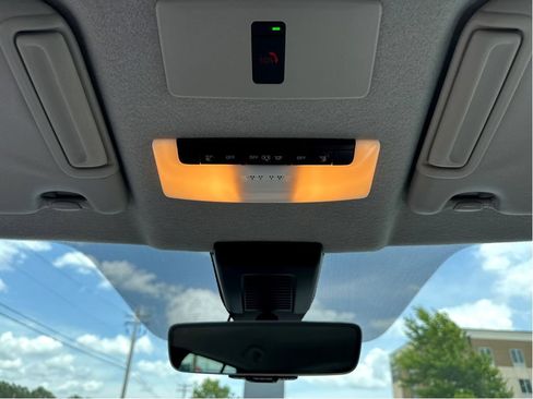 Used 2021 Nissan Kicks SR w/ SR Premium Package FWD image 22