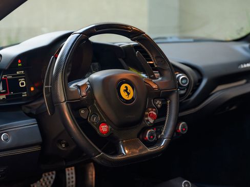 Used 2018 Ferrari 488 GTB image 65