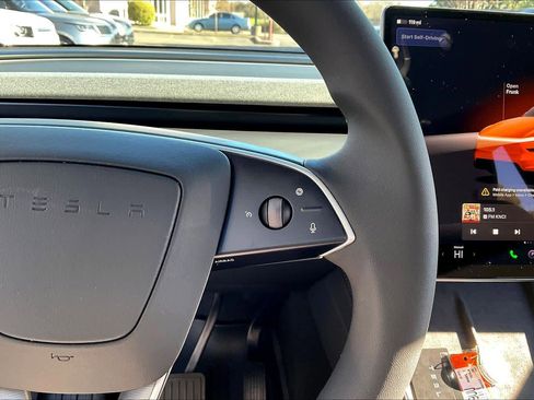 Used 2026 Tesla Model Y AWD image 21