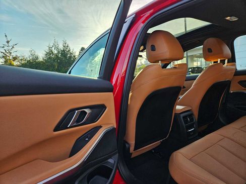 Used 2024 BMW 330i xDrive Sedan w/ Premium Package image 19