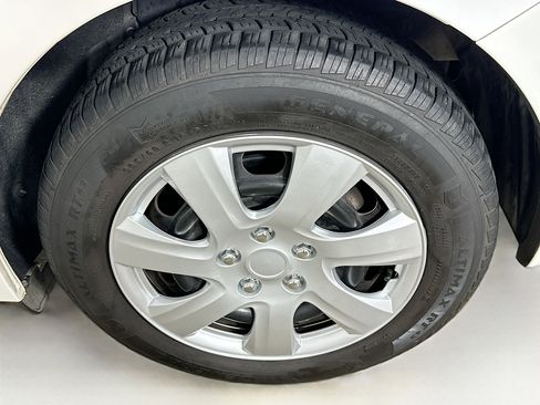 Used 2018 MAZDA MAZDA3 Sport image 11