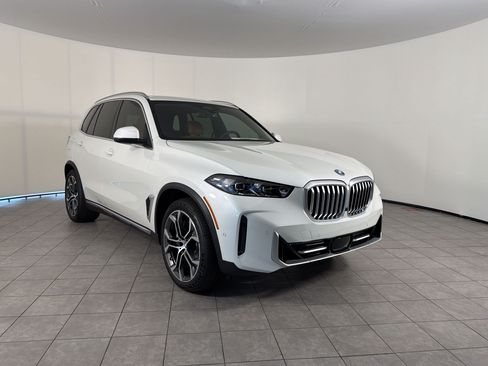 New 2026 BMW X5 xDrive50e AWD/4WD image 7