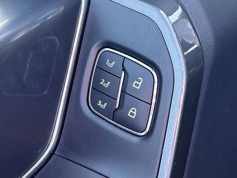 Used 2022 Ford F150 Lariat image 24