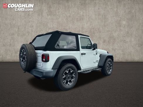 Used 2019 Jeep Wrangler Sport AWD/4WD image 9