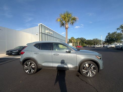 Used 2023 Volvo XC40 B5 Plus w/ Protection Package Premier AWD/4WD image 18