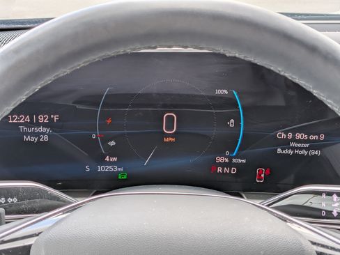 Certified 2024 Cadillac Lyriq Luxury AWD/4WD image 28