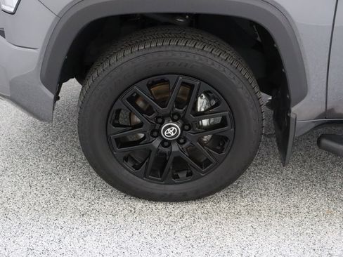 Used 2025 Toyota Tundra Limited AWD/4WD image 11