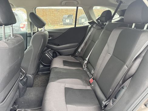 Used 2022 Subaru Outback Premium AWD/4WD image 11