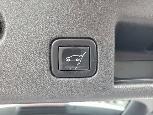 Certified 2020 Chevrolet Equinox Premier FWD image 9