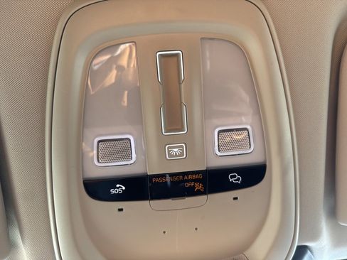 Used 2023 Volvo XC60 B5 Plus image 40