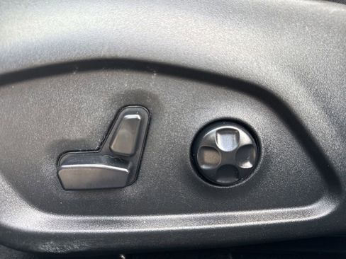 Used 2019 Jeep Compass Limited image 29