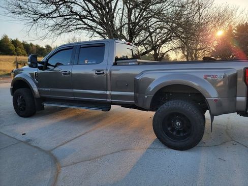 Used 2021 Ford F450 Lariat w/ Lariat Ultimate Package AWD/4WD image 3