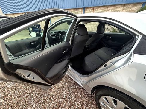 Used 2021 Toyota Corolla LE FWD image 27