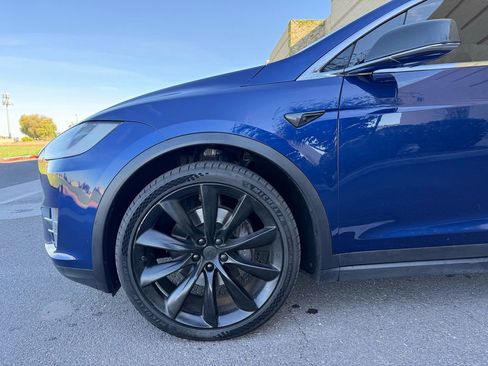 Used 2017 Tesla Model X 75D image 11