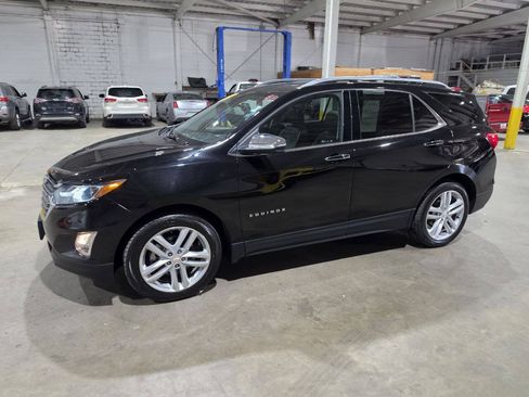 Used 2020 Chevrolet Equinox Premier AWD/4WD image 1