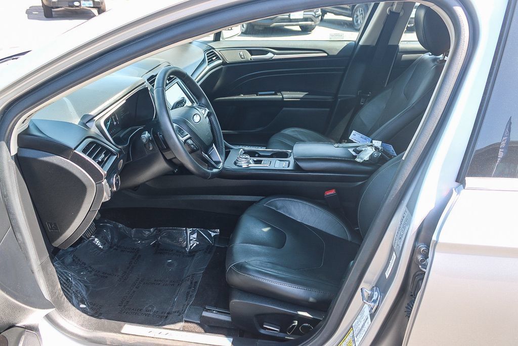 Used 2020 Ford Fusion Titanium FWD image 19