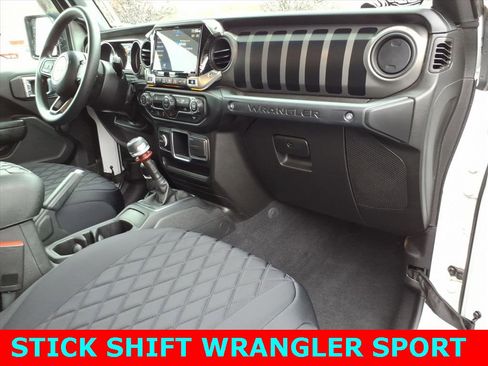 Used 2022 Jeep Wrangler Sport image 10