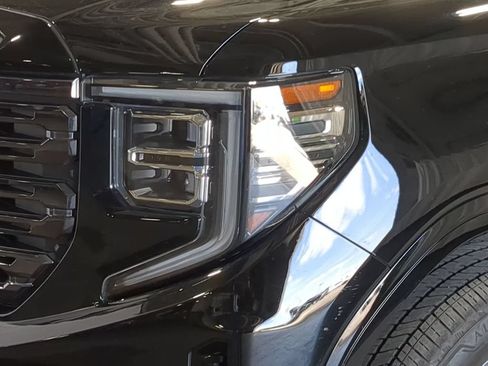 Used 2025 GMC Sierra 1500 Denali Ultimate AWD/4WD image 14