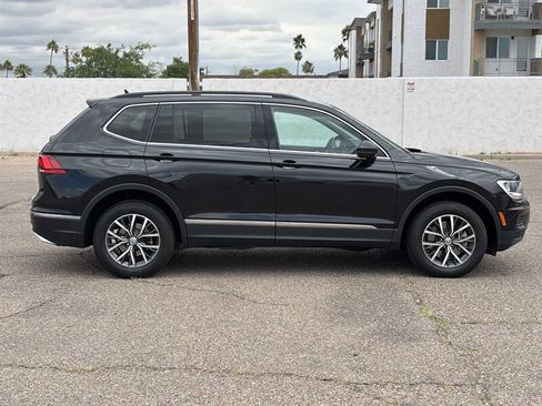 Used 2020 Volkswagen Tiguan SE image 4