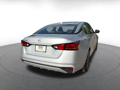 Used 2025 Nissan Altima 2.5 SV FWD image 12