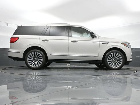 Used 2019 Lincoln Navigator Reserve AWD/4WD image 43