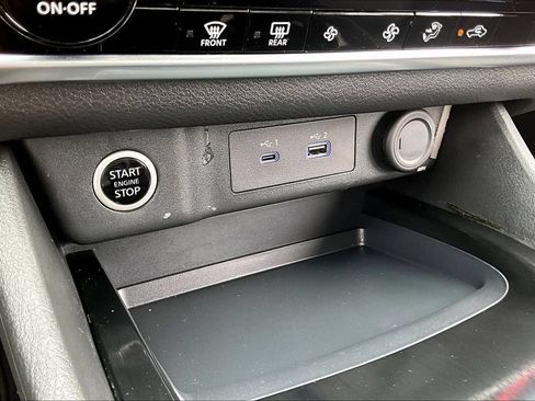 Used 2023 Nissan Rogue SV FWD image 15