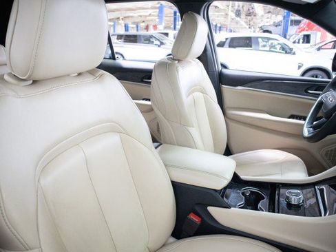 Used 2023 Jeep Grand Cherokee Limited image 30