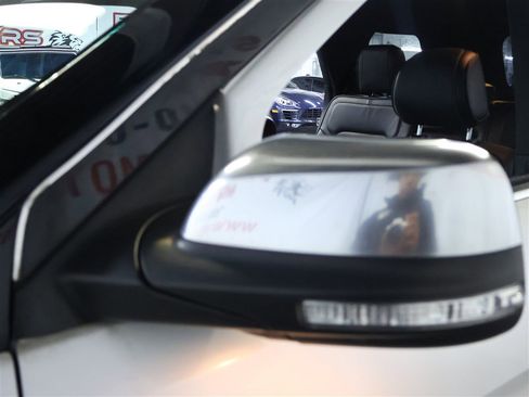 Used 2016 Ford Explorer Platinum image 30