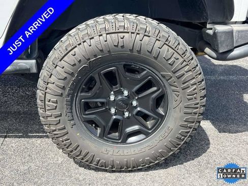 Used 2013 Jeep Wrangler Unlimited Sahara AWD/4WD image 10