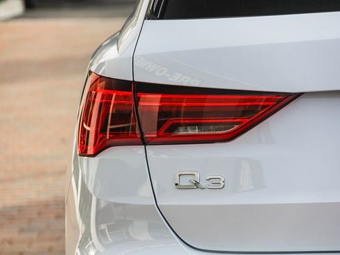 Used 2023 Audi Q3 2.0T Premium w/ Convenience Package image 9