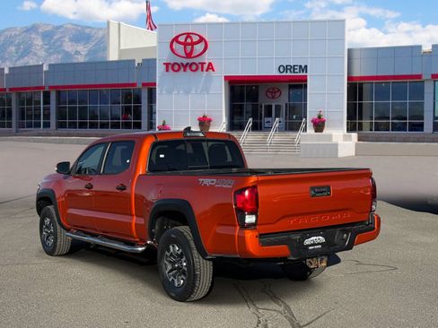 Used 2018 Toyota Tacoma TRD Off-Road w/ Technology Package AWD/4WD image 5