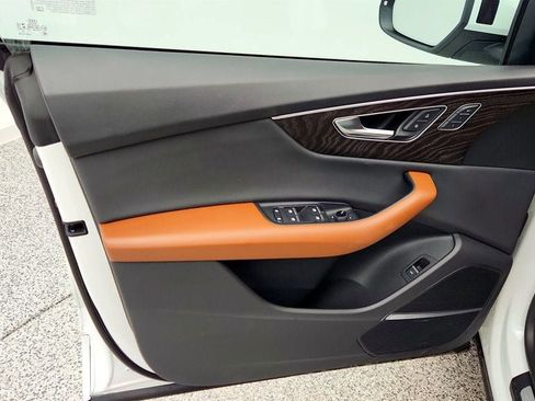 Used 2022 Audi Q8 Premium Plus w/ Premium Plus Package image 11