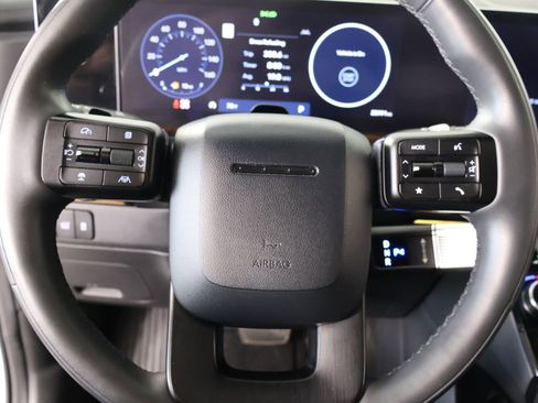 Used 2024 Hyundai Santa Fe Calligraphy AWD/4WD image 3