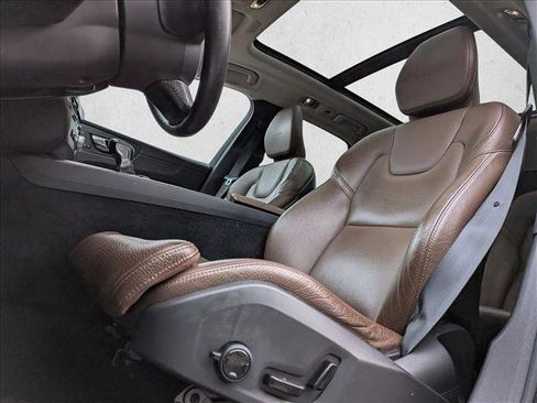 Used 2019 Volvo XC60 T5 Inscription w/ Protection Package Premier image 14