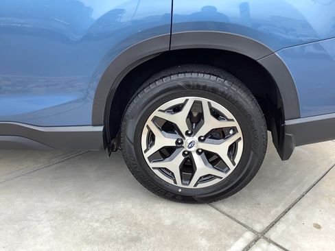 Used 2020 Subaru Forester Premium AWD/4WD image 9